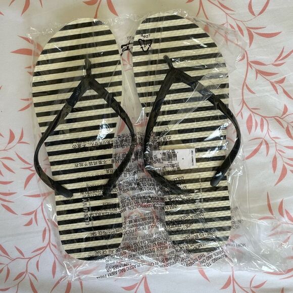 ❤️NWT Old Navy flip flops size 7 size 8 - Picture 4 of 4